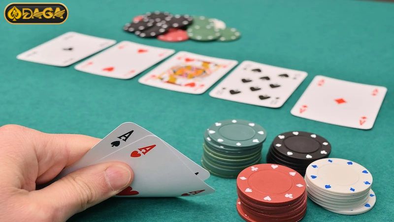 Để chơi Poker, cần bao gồm những thành phần nào? Để chơi Poker, cần bao gồm những thành phần nào?