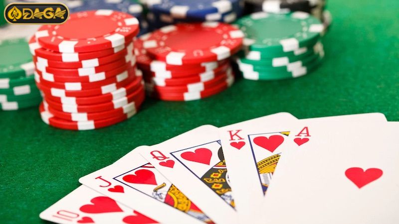 Poker là trò chơi gồm 4 vòng cược Poker là trò chơi gồm 4 vòng cược
